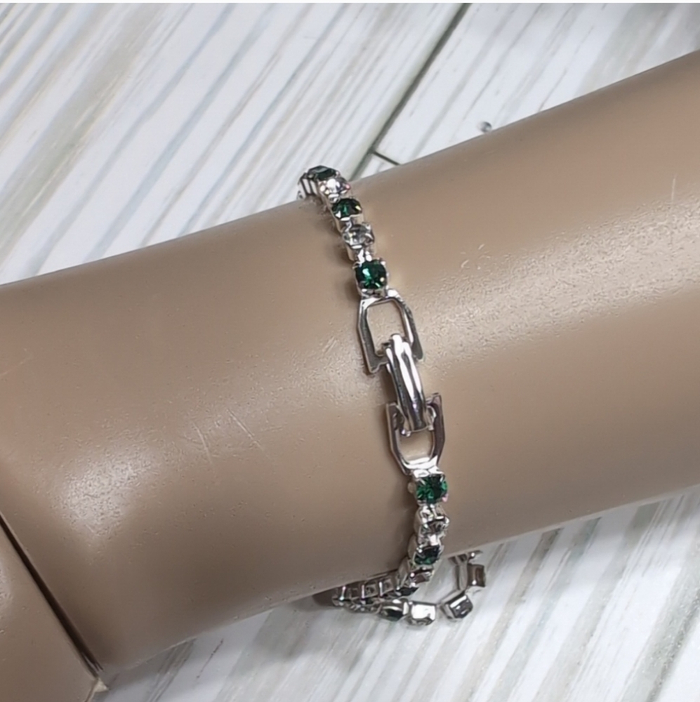 Elegant Sparkly Green & Silver Tennis Bracelet Made With Swarovski Crystals NEW! - Picture 5 of 11